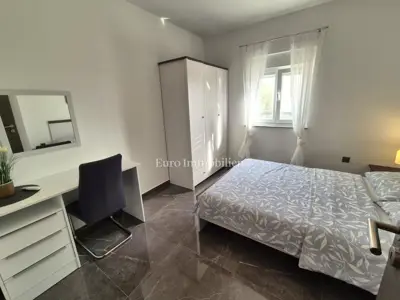 Samostojeća prizemnica s bazenom - 19