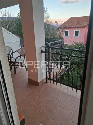 Lovran – Stan s pogledom na more, okućnicom, roštiljem i parkirnim mjestom u mir - 14
