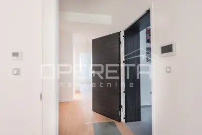 Stan 135 m², Maksimir - vrt i natkrivena terasa - 5