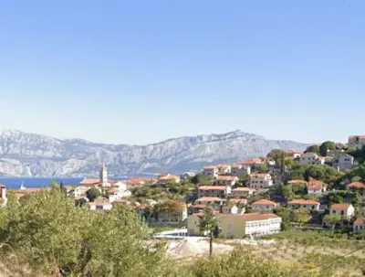 Building land 1 219 m², Postira - sea view