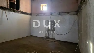 Imanje u Labinu, dvije kamene kuće i pogled na brežuljke - 8