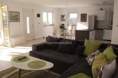 Kuća 260 m², Omišalj - bazen, terasa i ljetna kuhinja - 8