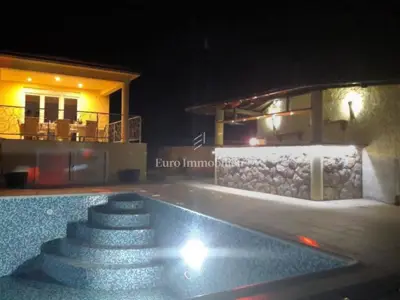 Kuća 260 m², Omišalj - bazen, terasa i ljetna kuhinja - 3