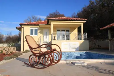 Haus 260 m², Omišalj - Pool, Terrasse und Sommerküche