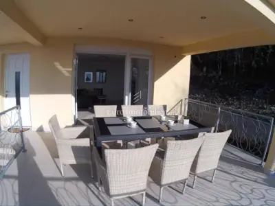 Kuća 260 m², Omišalj - bazen, terasa i ljetna kuhinja - 5