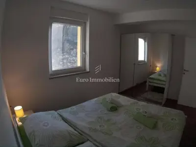 Kuća 260 m², Omišalj - bazen, terasa i ljetna kuhinja - 18