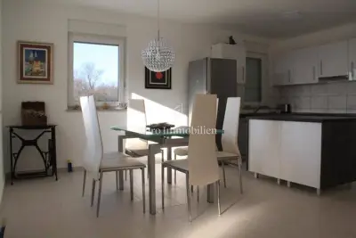 Kuća 260 m², Omišalj - bazen, terasa i ljetna kuhinja - 10