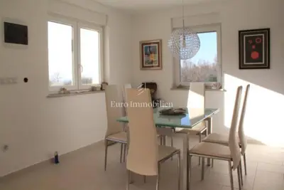 Kuća 260 m², Omišalj - bazen, terasa i ljetna kuhinja - 9