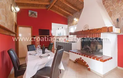 Kuća, Brač, 50 m², 370 000 € - 2