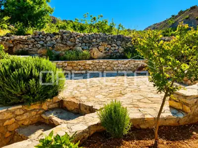 House 55 m², Jasenice - large plot 26,983 m² - 17