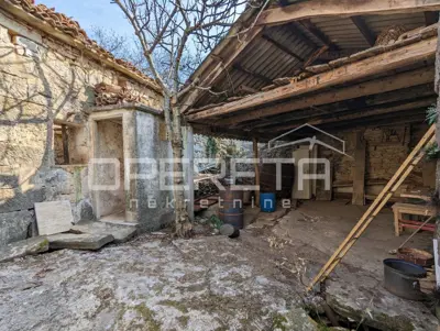 House 110 m², Karojba - stone house for renovation - 5