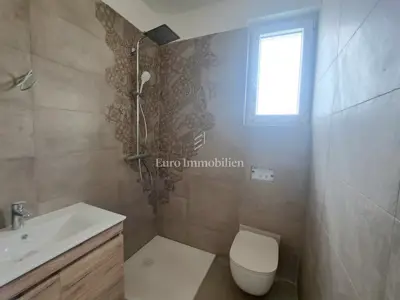 Otok Krk - nova samostojeća kuća s bazenom - 12