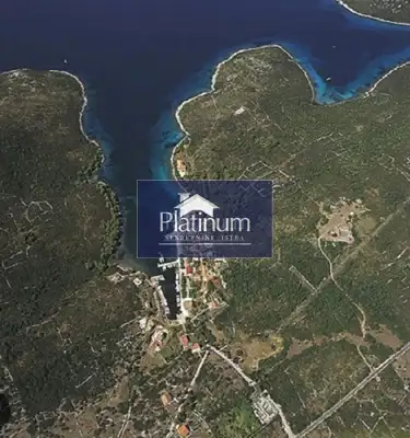 Baugrundstück 1.100 m², Molat - 300 m bis zum Meer - 2