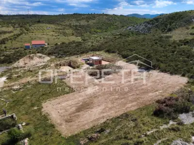 Baugrundstück 482 m², Danilo Kraljice - ruhige Lage - 2