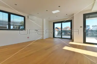 Wohnung zur Miete in Srebrnjak, 157 m² - 2