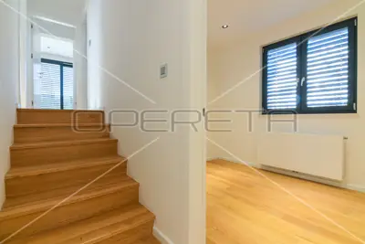 Wohnung zur Miete in Srebrnjak, 157 m² - 13