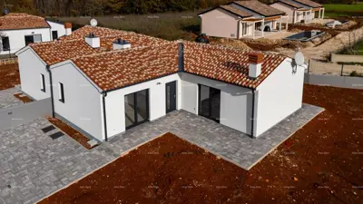 BARBAN, KOŽLJANI - Neubau / Duplex, rechter Teil. Ökologischer Ort