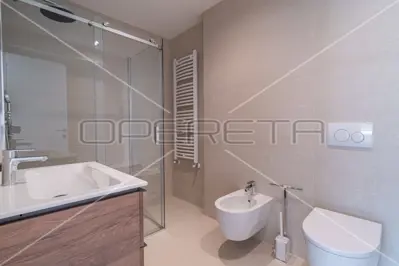 Geraeumige zweigeschossige Wohnung 200 m von den Straenden mit Dachterrasse - 10