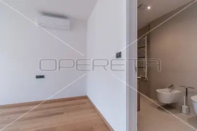 Geraeumige zweigeschossige Wohnung 200 m von den Straenden mit Dachterrasse - 9
