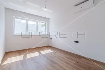 Geraeumige zweigeschossige Wohnung 200 m von den Straenden mit Dachterrasse - 5