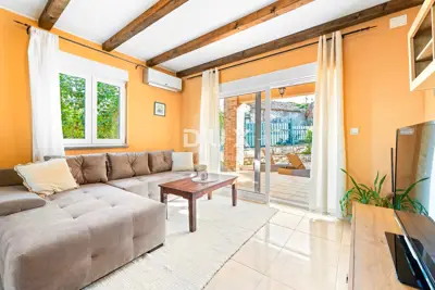 POREČ, FUNTANA - Mediterranean home with rustic details, 238 m² - 5