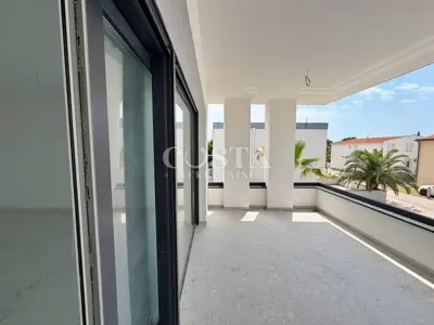 Stan 73 m², Privlaka - 2 spavaće sobe, terasa
