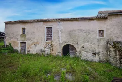 Steinhaus 200 m², Sveti Lovreč - zur vollständigen Adaptierung