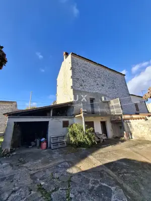 House 190 m², Bale - stone house in the center with garden - 3