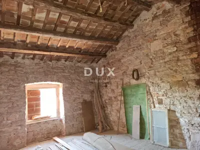 House 190 m², Bale - stone house in the center with garden - 22