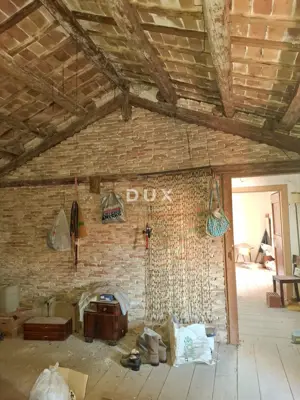 House 190 m², Bale - stone house in the center with garden - 21