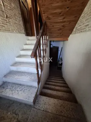 House 190 m², Bale - stone house in the center with garden - 19