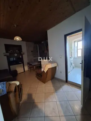 House 190 m², Bale - stone house in the center with garden - 10