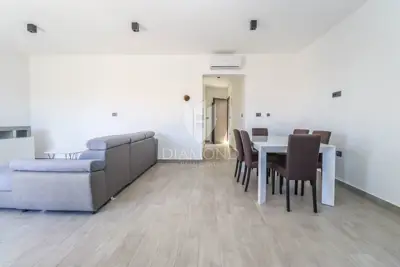 Stan, Štinjan, 1. kat, 2 spavaće sobe i terasa - 2
