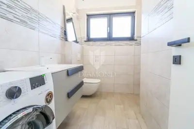 Stan, Štinjan, 1. kat, 2 spavaće sobe i terasa - 10