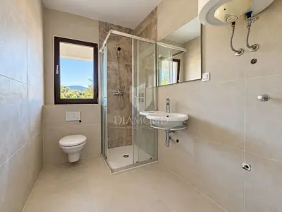House 240 m², Barban - two residential units - 12