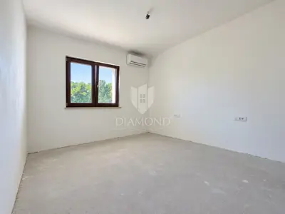 House 240 m², Barban - two residential units - 19