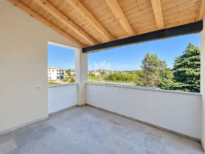 House 240 m², Barban - two residential units - 14