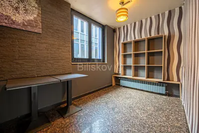 Zu verkaufen, Zagreb, Maksimir, Kennedyev trg, Räumlichkeiten, 2 VPM - 10