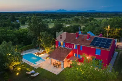 House 320 m², Barban - pool and grounds 1,000 m²