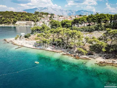 Brač, građevinsko stambeno zemljište