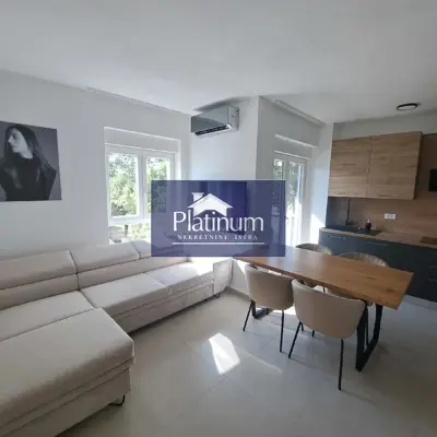 Apartman 36 m², Medulin - namješten i s garažom
