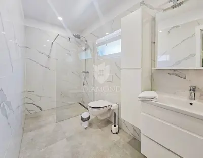 Kuća 140 m², Umag - grijani bazen i pogled na more - 13