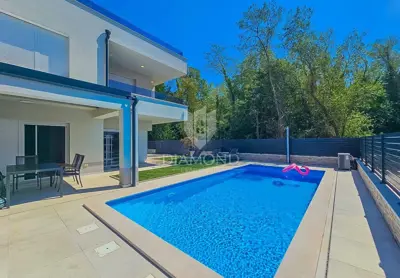 Kuća 140 m², Umag - grijani bazen i pogled na more
