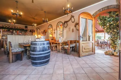 Restaurant 270 m², Zambratija, 300 m from the coast - 11