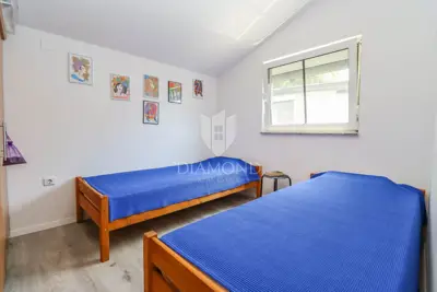 Vikendica u Pavićinima, blizu mora i uređeno dvorište - 11