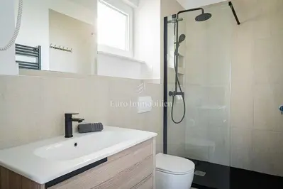 Apartman 78 m², Novalja - pogled na more i lođa - 17