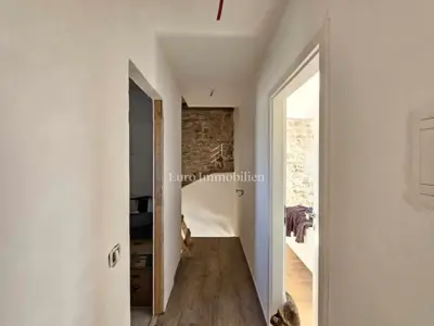 Kuća 118 m², Poreč - renovirana kamena kuća s okućnicom - 4