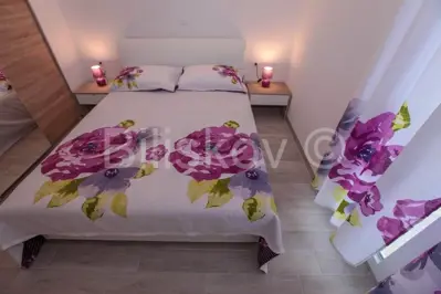 Rogoznica, uvala Lozica, samostojeca apartmanska kuca. - 5
