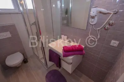 Rogoznica, uvala Lozica, samostojeca apartmanska kuca. - 11