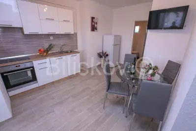 Rogoznica, uvala Lozica, samostojeca apartmanska kuca. - 10